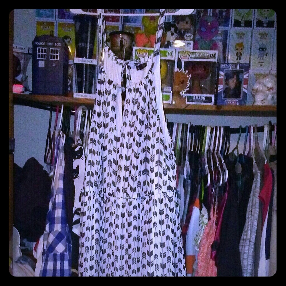 Arrow Print Halter Maxi Dress